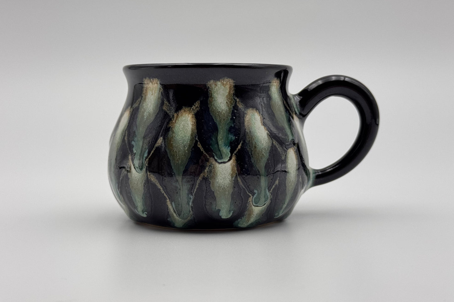 Handmade Iridescent Ceramic Mug: Peacock Inspired Tea & Coffee Cup