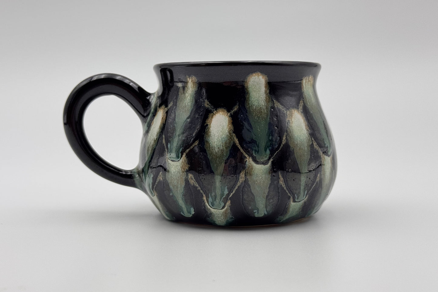 Handmade Iridescent Ceramic Mug: Peacock Inspired Tea & Coffee Cup